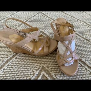 GB nude wedges